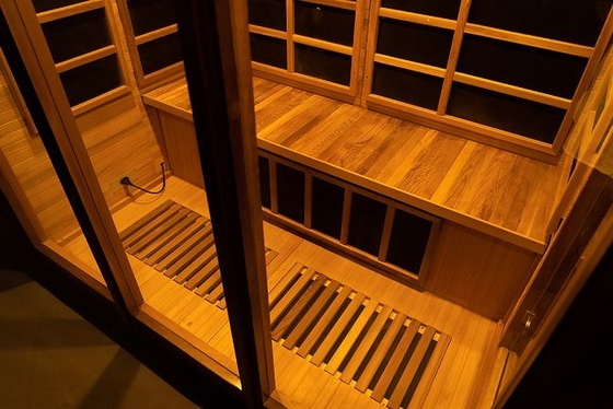 Cam Kapılı 4 Kişilik Kapalı Masif Ahşap Karbon Uzak Kızılötesi Sauna Odası